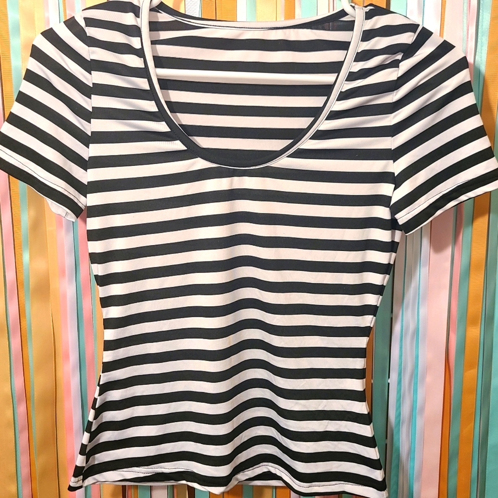 Staple women's tee